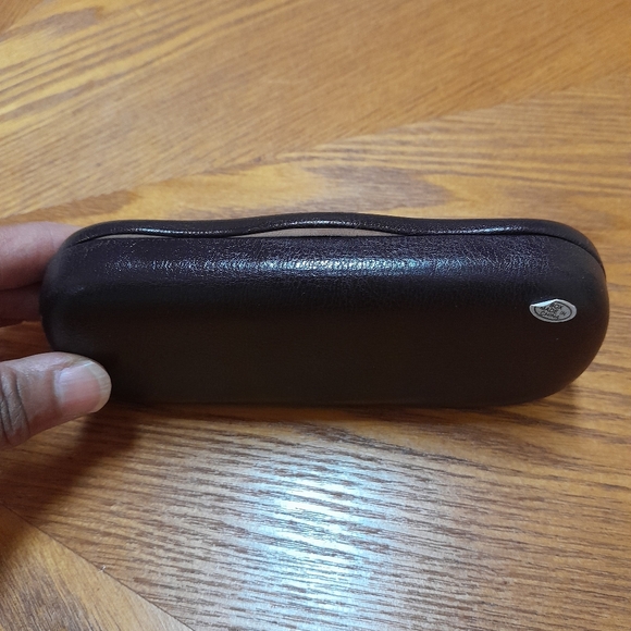 Plastic Eyeglass Frames With Brown Hardshell Case Size:OS Unknown - Picture 5 of 6